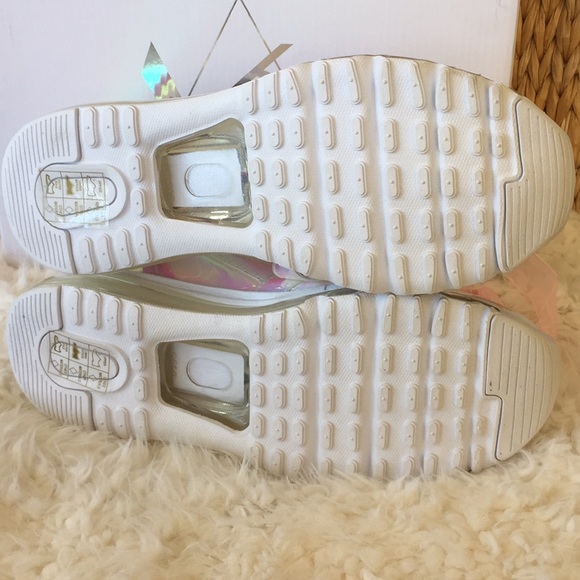 💕Samples💕YRU Holographic Aiire Sneakers - Picture 8 of 8